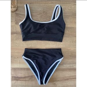 Lain Snow black bikini